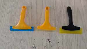 อุปกรณ์ติดฟิล์มกระจก แผ่นรีดวอลล์เปเปอร์ แผ่นรีดฟิล์ม+มีดคัตเตอร์ มีดตัด สเตนเลส ตัดกระดาษ