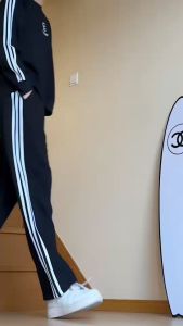 [ส่งของที่กรุงเทพ]กางเกงขากว้างสำหรับผู้ชายและผู้หญิง ใส่ฤดูใบไม้ร่วง สไตล์เกาหลี ฮิปฮอป อินเทรนด์ สไตล์ฮิปฮอปกางเกงทรงหลวมและตรง กางเกงกีฬาลำลองบาง Women Clothing ผ้าฝ้าย [928]