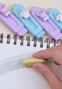 ยางลบแบบกด-ดึง  ลายการ์ตูนน่ารัก อุปกรณ์การเรียน สำหรับนักเรียน  ยางลบแบบกด สีสันสดใส  พร้อมส่ง