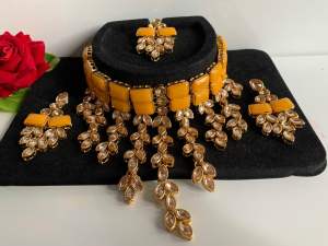 Elegant Bridal wedding Kundan necklace set.