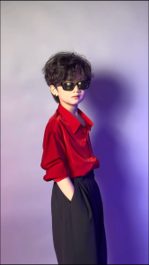 Áo Sơ Mi Lụa Đỏ Dày Dặn Thoáng Mát Quần Suông Dáng Rộng Cho Bé Trai ( Bé Gái Cá Tính).