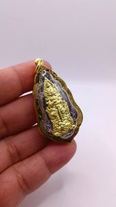 K825 ท้าวเวสสุวรรณ จี้ท้าวเวสสุวรรณ รุ่นคลังสมบัติ ปี 2562 3x5 cm. หลวงพ่อพัฒน์ เท้าเวสสุวรรณ วัดห้วยด้วน เนื้อทอง ลงยา สีทอง กรอบพระ ทองไมครอน พร้อมส่ง