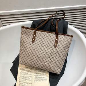 Beg Tangan Bahu Kanvas Storan Besar Kualiti Tinggi Tuisyen Perjalanan Beg Tangan Bekerja 2025 Spring New Trendy Niche Design Shoulder Bag Large Capacity Tote Bag Beg Tangan Wanita