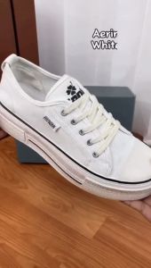 Sepatu Wanita Sekolah & Olahraga