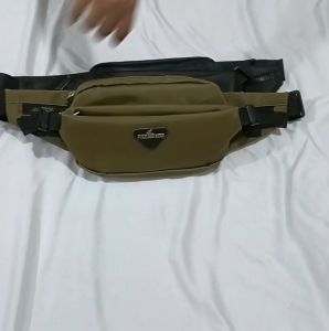 Tas selempang pria tahan air terbaru