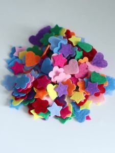 200pcs/lot Multi Shapes Soft Patterned Felt Fabric Patch Felt Fabric Sticker Patches for Toys Sewing Scrapbook Craft Accessories