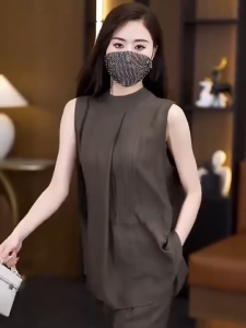 Bộ đồ đũi lụa trung niên NiLa áo sát nách quần ống rộng suông mặc hè đi chơi du lịch che bụng sang trọng Q7