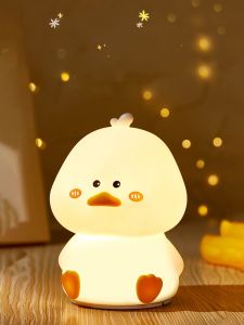 ดินสอไฟนอนรูปเป็ดน่ารัก สีสาน ก้นแหลม ไฟ LED ไฟนอน USB ไฟตกแต่งห้องนอน ไฟนิ่ง ไฟน้ำหนักเบา สีสันสดใส