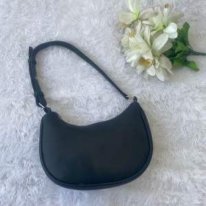 Tas Wanita Zahra Shoulder Tas Bahu