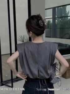 เสื้อกั๊กแขนกุดทรงเข้ารูป ผ้าฝ้ายผสมคอตตอน ทรงเข้ารูป ฤดูร้อน 2024 เสื้อเชิ้ตแขนกุดคอตตอนสีพื้น ทรงเข้ารูป เสื้อผ้าทำงาน