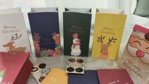 แพ็ค 6 ใบ ถุงของขวัญ ใส่ขอขวัญ ใส่ขนม ซองคุ้กกี้ คริสต์มาส ซานตาครอส แถมสติ๊กเกอร์ พร้อมส่ง