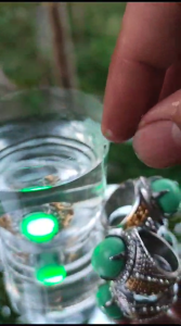 [COD HARGA GROSIR] Cincin Hijau Jambrud Sulap Bisa Menyala jika dimasukan ke Air. RING TITANIUM ANTI KARAT. Ada Pilihan Warna Merah Biru Hijau Menyala.