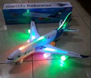 MAINAN ANAK PESAWAT GARUDA INDONESIA- Pesawat ini berjalan Bumb & Go- Ukuran Pesawat 36cm x 35cm x12cm- Menggunakan Baterai AA 3pcs Terdapat Sound & Music- Terdapat Lampu dibagian badan pesawat