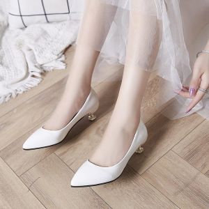 Cat Heel Red Shoes Wedding Shoes Spring & Fall Low Heel 3cm Stiletto Heel Bright Leather Flats Womens Electroplated Stiletto Heel Pointed Work Shoes