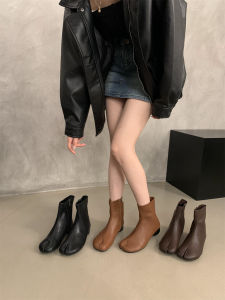 British Style Womens Martin Boots Fall 2024 New Leather Comfortable Versatile Slimming Low Heel Split Toe Short Boots