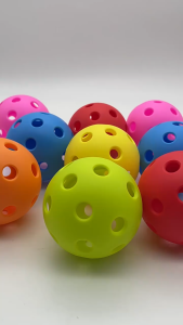 EVA-resistant highly elastic Pique balls – suitable for both outdoor and indoor use ideal for practice and professional Pique ball training with 40 holes.