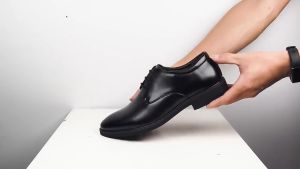 [Available in stock in Malaysia]kasut kulit Mens formal suit with black leather shoes Office leather shoes Casual style leather shoes men