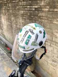 Motorcycle body helmet sticker Waterproof sunscreen sticker Claw sticker摩托车贴纸