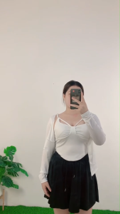 ชุดเซ็ต เสื้อสายเดี่ยว+เสื้อคลุมกันแดด+กระโปรงพลีทสั้น ดีไซน์สวยเก๋