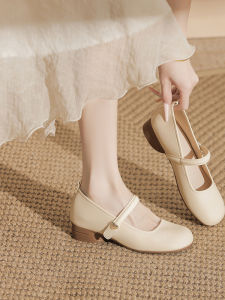 รองเท้าส้นแบนสีเปล่าสไตล์ฝรั่งเศสสำหรับผู้หญิง รองเท้าแฟชั่นฤดูร้อน หนังนิ่ม ทรงหัวมน ทรงหัวมน รองเท้าสวมสบาย 33 ขนาดเล็ก