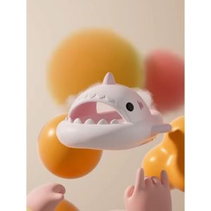 LEAShop ของต้องมี รองเท้าฉลาม น่ารัก ฮิตมากค่า ราคาถูกไม่ไหว ใส่สบายลุยน้ำได้สบาย สต็อกแน่ๆรีบสั่งกันเข้ามาเลย