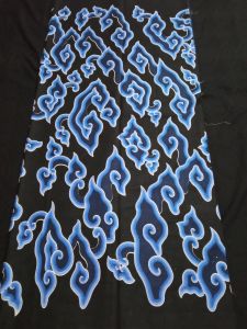 Kain Batik Cirebon Tulis motif mega mendung Biru Hitam