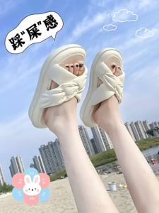 Sendal Karet Wanita Terbaru EleganF827 Sandal Wanita Stylish & Nyaman Tebal &Empuk Juga Anti Slip