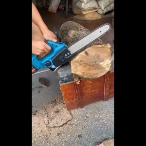 MAKITA เลื่อยโซ่ไฟฟ้าไร้ส เลื่อยโซ่ไร้สาย Cordless Chain Saw เลื่อยโซ่ไร้สาย 12 นิ้ว เลื่อย เลื่อยตัดไม้ รุ่น 299V แบตเตอรี่ขนาดใหญ่ เครื่องไฟฟ้าไร้สายเครื่องมือทำสวนมอเตอร์ทองแดงไร้แปรง รับประกัน 1 ปี