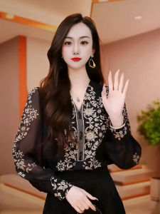 เสื้อเชิ้ตผ้าชีฟองแขนยาวลายดอกไม้หลวมๆ สำหรับผู้หญิงในฤดูใบไม้ผลิและฤดูใบไม้ร่วง เสื้อผ้าทำงานสไตล์ไฮเอนด์ที่สวมใส่สบาย