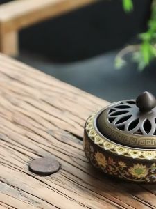 Lư Xông Trầm Hương Đỉnh Đốt Nhang Bằng Gốm Sứ Cao Cấp Có Hoa Văn - Lư oval họa tiết