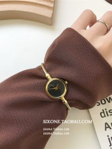 Rose Gold Womens Watch 2025 New INS Luxury Design Fashionable Waterproof Bracelet Watch Domestic Quartz Movement round Dial