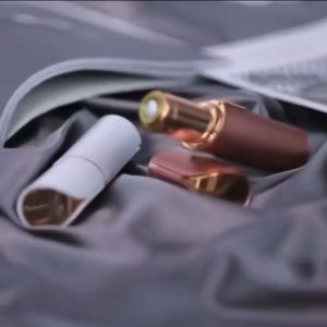 เครื่องกำจัดขนที่ได้รับรางวัล เช่น กำจัดขนสตรี เครื่องกำจัดขนแห่ง จำนวนขน หรือเครื่องกำจัดขนถาวร