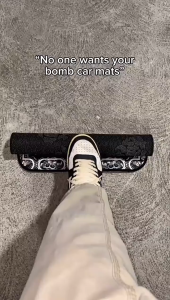 พรมปูพื้นรถยนต์ 4pcs Stitch ลายการ์ตูน นุ่มสบายไม่ลื่น สำหรับรถเก๋งรถกระบะ เสื่อวางเท้า