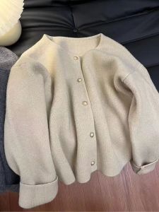 เสื้อสเวตเตอร์ถักคอกลมแขนยาวหลวมๆ สไตล์เกาหลีสำหรับผู้หญิง เสื้อคลุมคาร์ดิแกนแบบเปิดไหล่สำหรับใส่ไปทำงานในฤดูใบไม้ผลิและฤดูใบไม้ร่วง