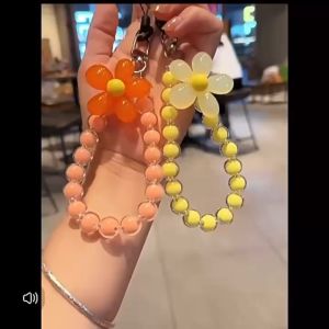จี้ห้อยพวงกุญแจ ห้อยกระเป๋า ห้อยมือถือ มาใหม่ ลายดอกไม้ สีสันน่ารัก