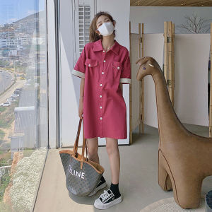 ชุดเดรสคอโปโลสีชมพูอ่อนสำหรับผู้หญิง ฤดูร้อน 2025 ทรงหลวม กระโปรงทรงเอ แขนสั้น สไตล์เกาหลี ทรงเข้ารูป เดรสยาวปานกลาง