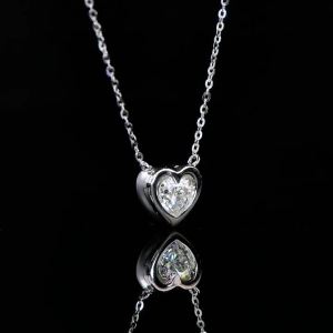 IOGOU | 6.5MM 1CT Heart D VVS1 Moissanite Pendant Necklace 925 Sterling Silver Necklace for Women Eternity Love Anniversary Jewelry Gift