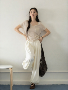 VNOOK | Áo Thun Tay Ngắn Cổ V Pha Sợi Lanh Breathe Easy