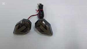 ไฟเลี้ยว F47 ไฟเลี้ยวแต่ง ลูกศรไฟสองสี 12 V ไฟมอเตอร์ไซค์ ใส่ได้ทุกรุ่น