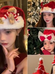 หมวกคริสต์มาสสีแดงพร้อมโบว์ผูกปม หมวกตกแต่งสำหรับวันหยุด หมวกถ่ายภาพ หมวกตกแต่งผมสำหรับผู้ใหญ่ หมวกคริสต์มาสแบบสวม