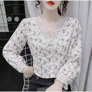 J002 เสื้อคอปคอวีลูกไม้ ลายดอกสวยๆ มี2สี