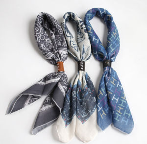 ผ้าพันคอสี่เหลี่ยมเล็กผ้าฝ้ายลินินสไตล์ย้อนยุคฤดูใบไม้ผลิสำหรับผู้ชายพร้อมกระดุมเสื้อเชิ้ตสีพื้นแบบลำลอง ผ้าคลุมไหล่แบบยูนิเซ็กซ์