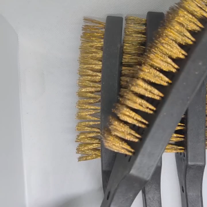 Thông Tin Sản Phẩm  Tên Sản Phẩm: 5 cây bàn chải đánh gỉ cán đen cầm tay tiện dụng đánh rỉ ( hàng đẹp) bàn chải sợi đồng vệ sinh- Dụng Cụ Cầm Tay Nam