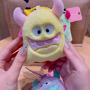 พวงกุญแจปีศาจน้อย พวงกุญแจ ตุ๊กตาปีศาจ Cute plush big tooth baby key chain doll schoolbag pendant wholesale key chain