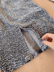 Luxury Fashion High-waisted A-line Mid-skirt with Sequins and Slit