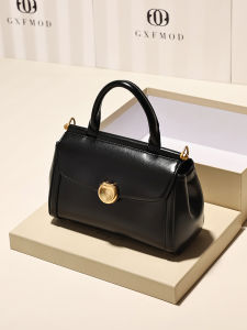 Red Wedding Bridal Bag Womens Crossbody Handbag Retro Design Small Square Bag Fashionable European Style Single Magnetic Buckle