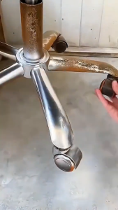 Pilox Stainless Cat Semprot Krum Chrome Pilok Mengkilap Silver Metalik Body Motor Besi Spray Paint