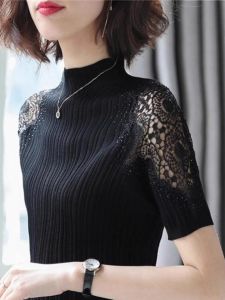 ของแท้ ผู้หญิง สลิมฟิต Half High ปกเสื้อ Ice ผ้าไหม ถักแขนสั้น เสื้อท่อนบน ลูกไม้ Splicing ฤดูร้อน สไตล์การเดินทางในสํานักงาน