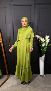 Gamis Set Hijab Syari: Pilihan Modis untuk Wanita Muslim