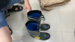 Brand GenGeGo 【Ready Stock】safety Shoes Kasut Lelaki Steel Toe Work Safety Shoes Men Safety Boots Steel Toe Cap Lightweight Size 39-46